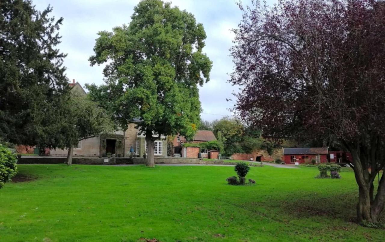 Impeccable 1-Bed House In Retford Close To A1 Buitenkant foto
